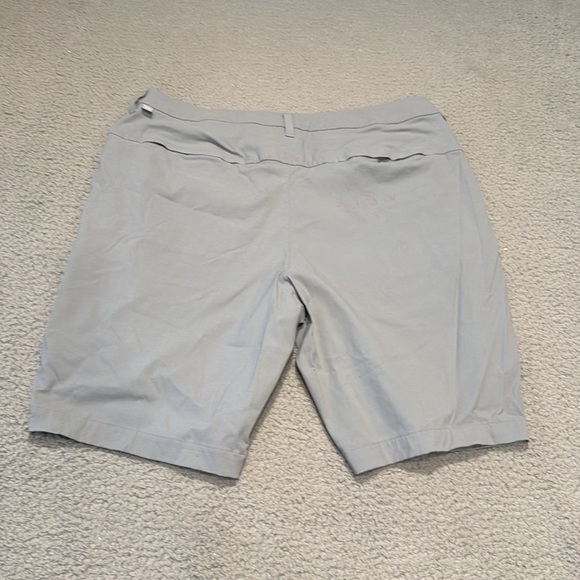 Lululemon Commission Golf Short size 36 - Picture 3 of 6